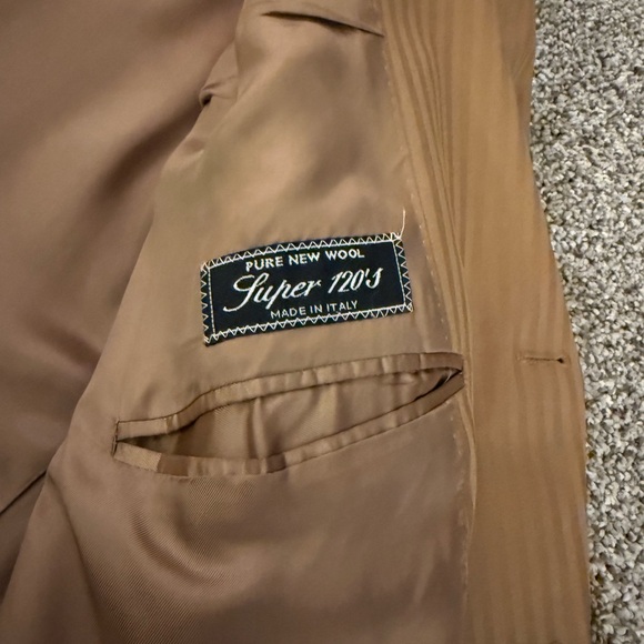 Sergio Valentino Men's Tan Double-Breasted Suit - Picture 3 of 16